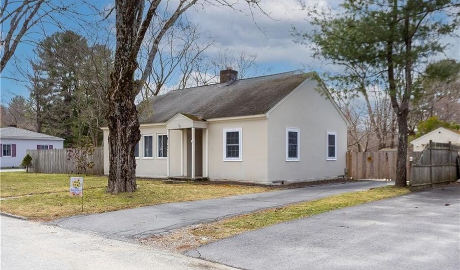 33 Maple Leaf Rd, Burrillville, RI 02826 - 4 Beds, 1 Bath
