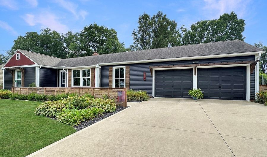 849 Hillcrest Dr, Ashland, OH 44805 - 2 Beds, 2 Bath