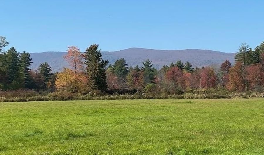 44 Pleasant View Rd, Bradford, NH 03221 - 3 Beds, 3 Bath