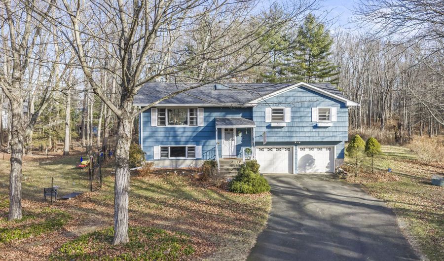 6 Advocate Pl, Danbury, CT 06810 - 3 Beds, 2 Bath