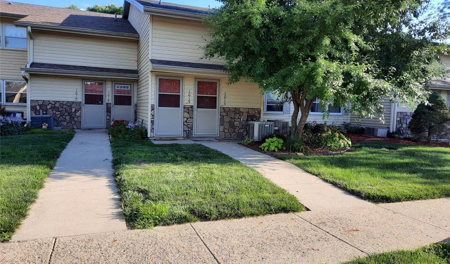 1015 NW Greenwood St, Ankeny, IA 50023 - 2 Beds, 1 Bath