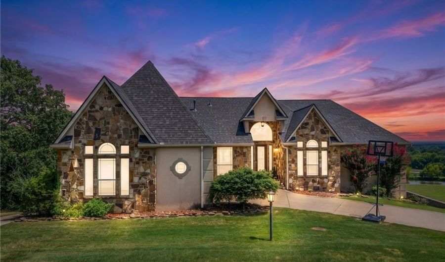 3911 Golf Course Dr, Alma, AR 72921 - 6 Beds, 4 Bath