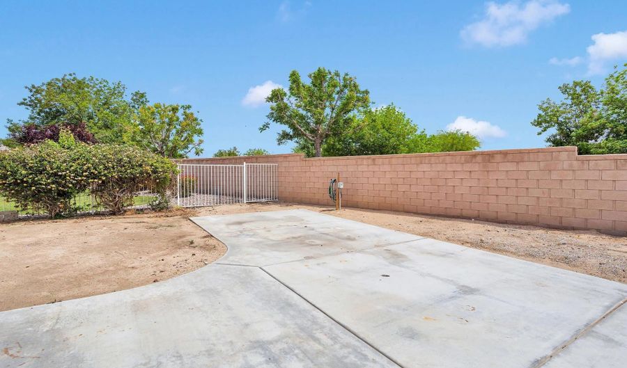 15305 Lookout Rd, Apple Valley, CA 92307 - 4 Beds, 3 Bath