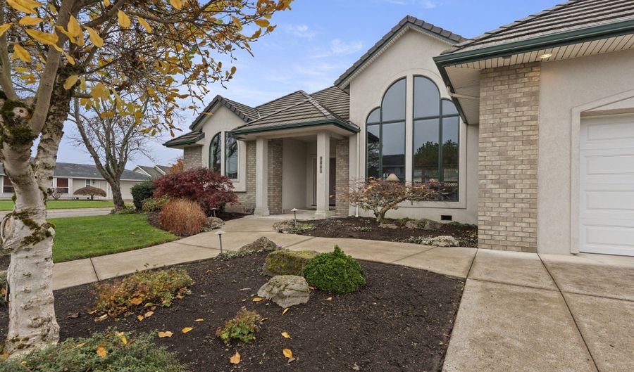 2680 E MOUNTAIN VIEW Dr, Albany, OR 97322 - 2 Beds, 2 Bath