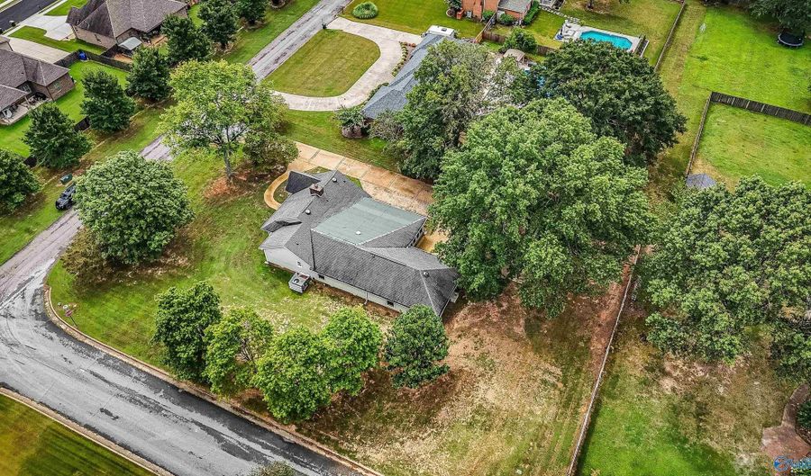 14767 Woodland Rd, Athens, AL 35613 - 3 Beds, 3 Bath
