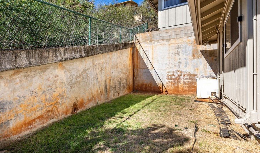 99-760 Holoai St, Aiea, HI 96701 - 4 Beds, 3 Bath