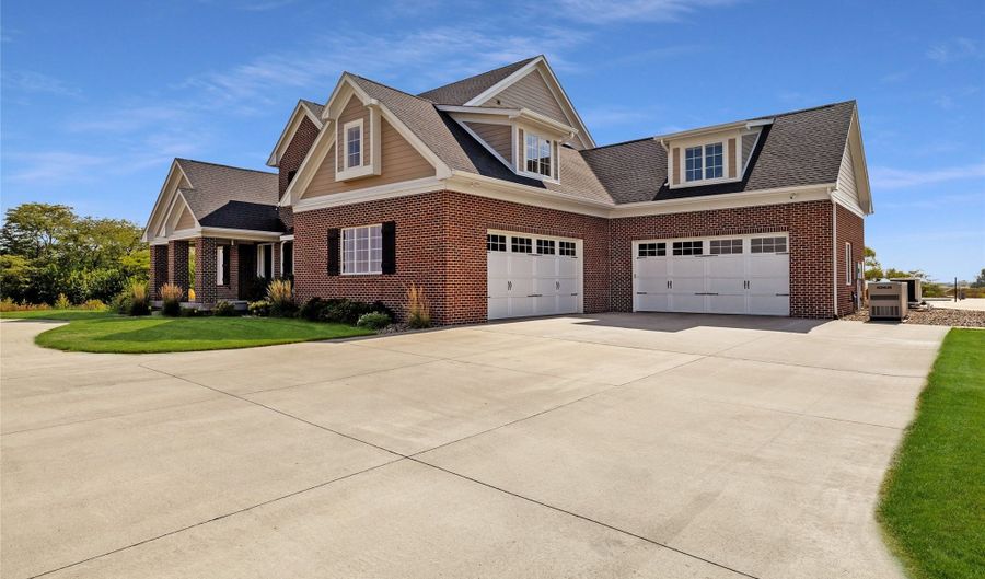 1636 NE 126th Ave, Alleman, IA 50007 - 7 Beds, 6 Bath