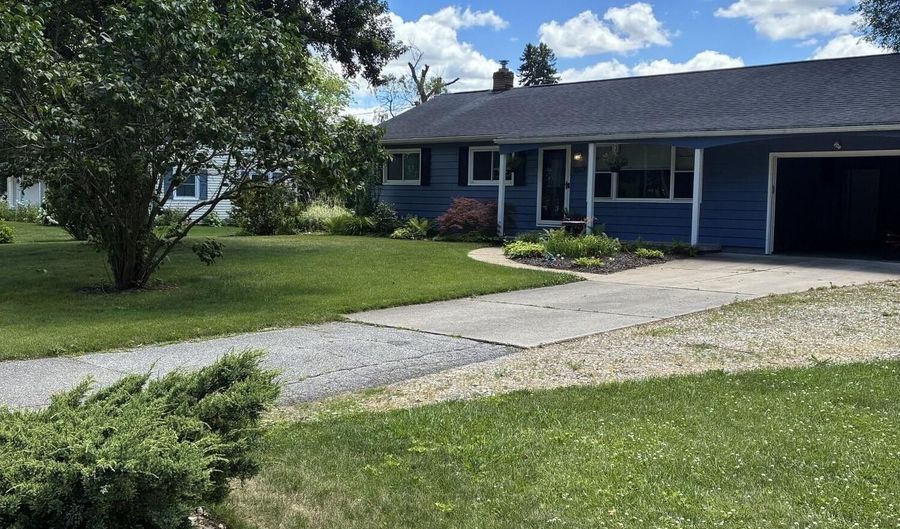 3097 Marvin Dr, Adrian, MI 49221 - 3 Beds, 1 Bath