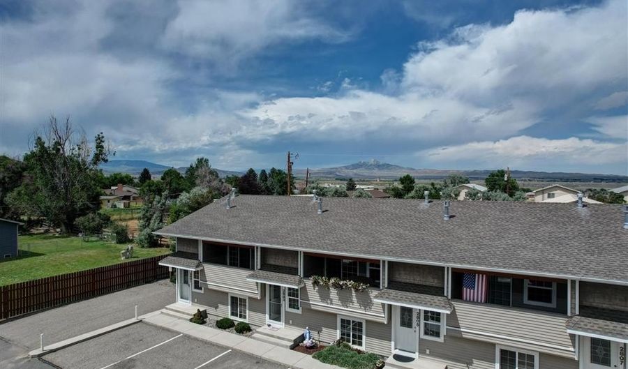 2803 Lincoln Ave, Cody, WY 82414 - 3 Beds, 2 Bath