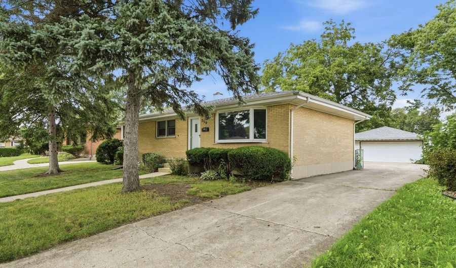 730 W Beach Dr, Addison, IL 60101 - 3 Beds, 1 Bath