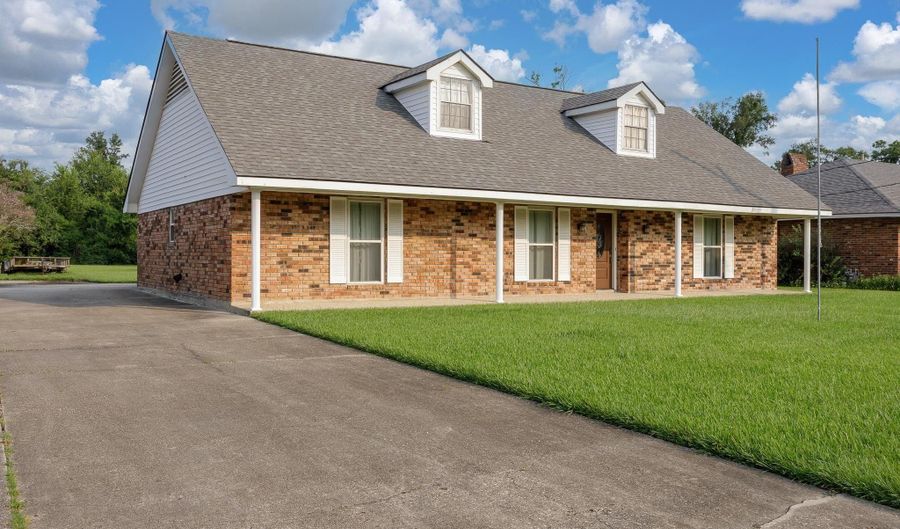 5236 Floynell Dr, Baton Rouge, LA 70809 - 3 Beds, 3 Bath