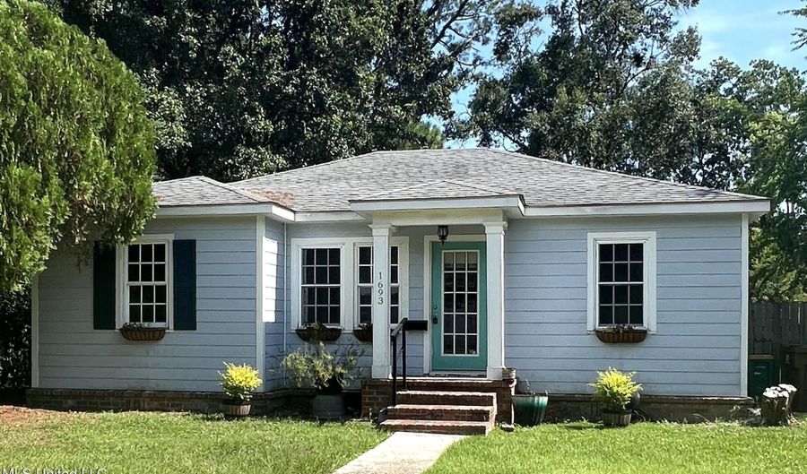 1693 Vine St, Biloxi, MS 39531 - 3 Beds, 1 Bath