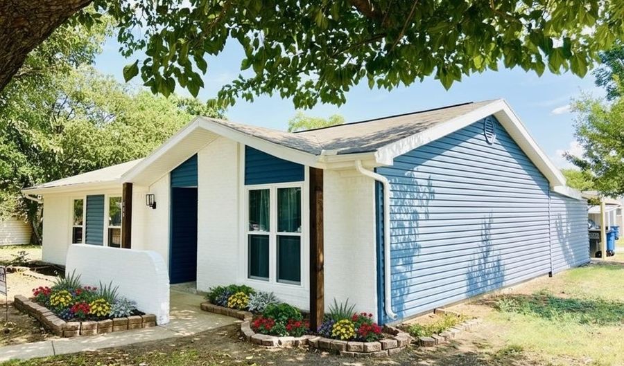800 Meadow Mead Dr, Allen, TX 75002 - 3 Beds, 2 Bath