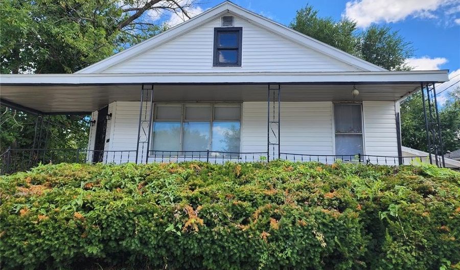1839 Ervay Ave, Alton, IL 62002 - 4 Beds, 2 Bath