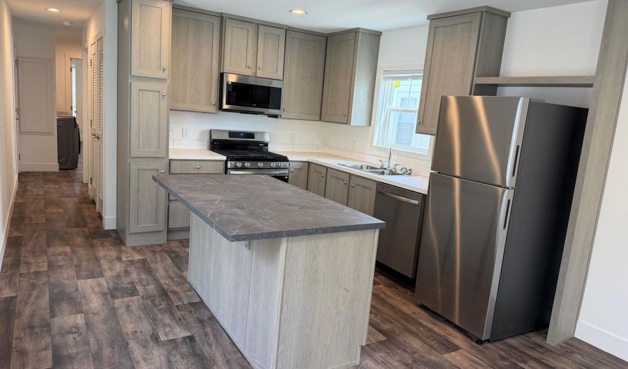 1611 6th Ave E A5, Alexandria, MN 56308 - 2 Beds, 1 Bath