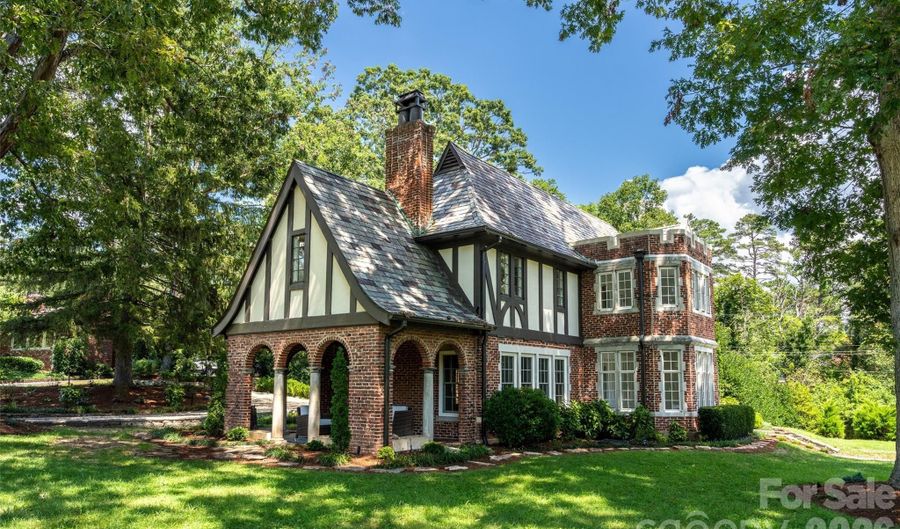 72 Windsor Rd, Asheville, NC 28804 - 5 Beds, 5 Bath