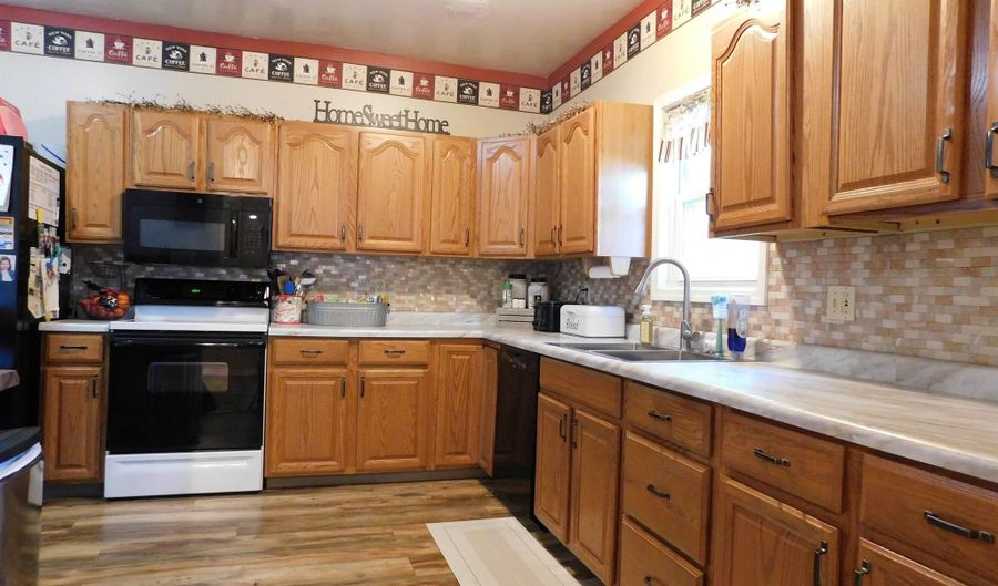 110 E Orchard St, Akron, IN 46910 - 3 Beds, 2 Bath
