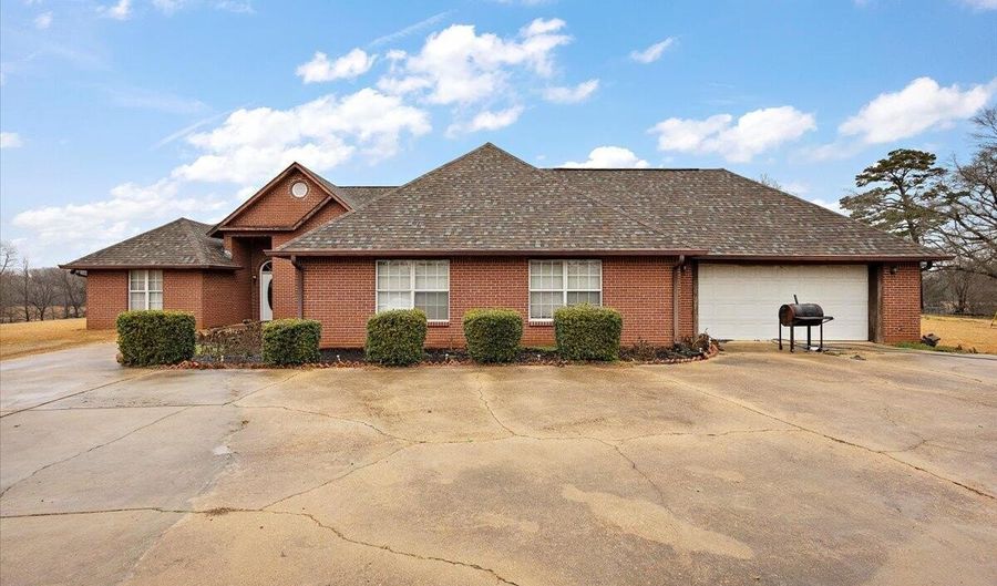 1137 Wells Rd, Bentonia, MS 39040 - 4 Beds, 3 Bath
