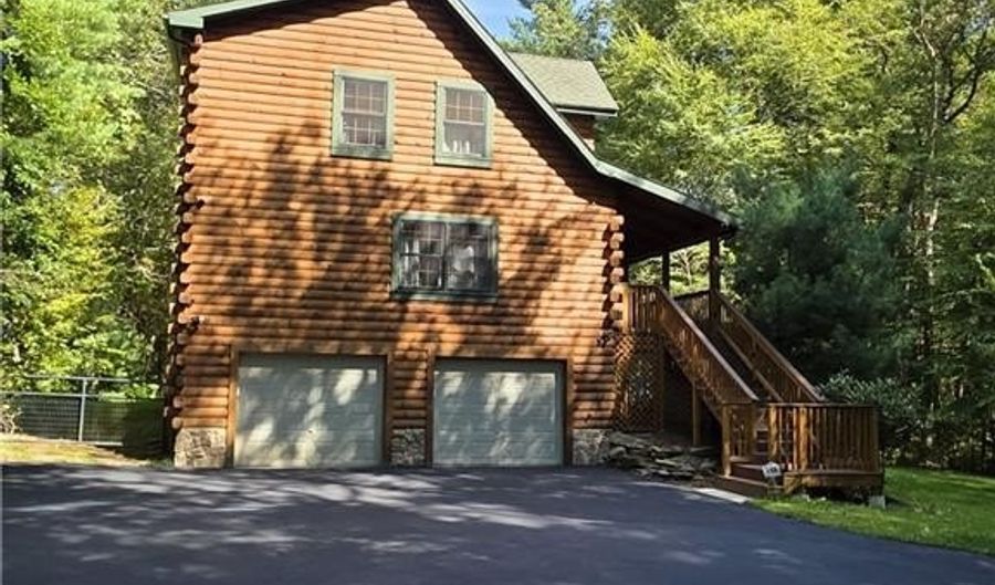 917 Tarkiln Rd, Burrillville, RI 02830 - 3 Beds, 2 Bath