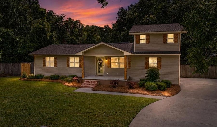 213 N Cleveland Ave, Adel, GA 31620 - 3 Beds, 3 Bath