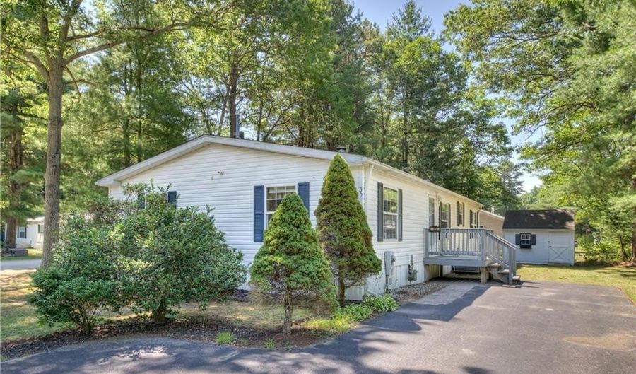 35 Liena Rose Way, Coventry, RI 02816 - 2 Beds, 2 Bath