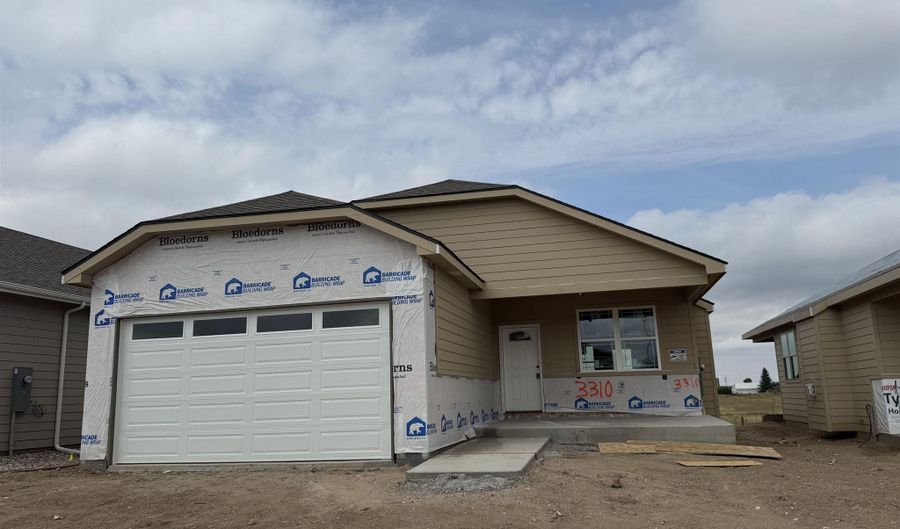 3320 THOMAS Rd, Cheyenne, WY 82009 - 3 Beds, 2 Bath