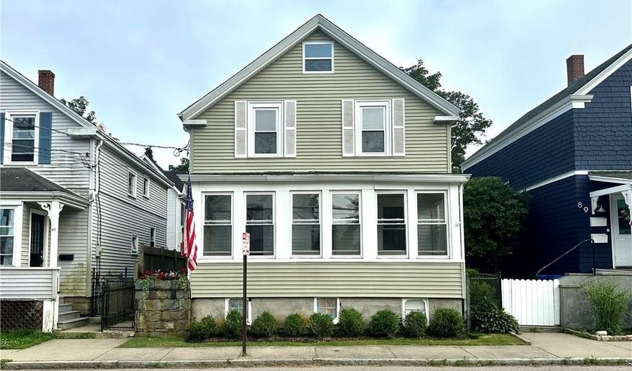 91 Van Zandt Ave, Newport, RI 02840 - 3 Beds, 2 Bath