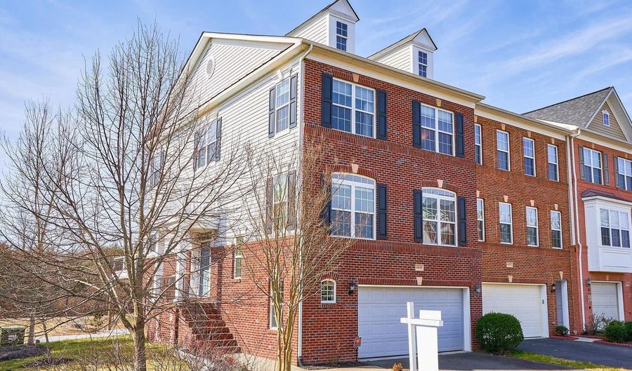 41625 BROXBOURNE Ter, Aldie, VA 20105 - 3 Beds, 4 Bath