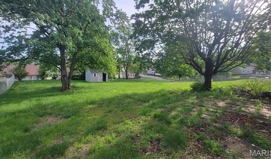 2811 Vineyard Dr, Arnold, MO 63010 - 3 Beds, 2 Bath