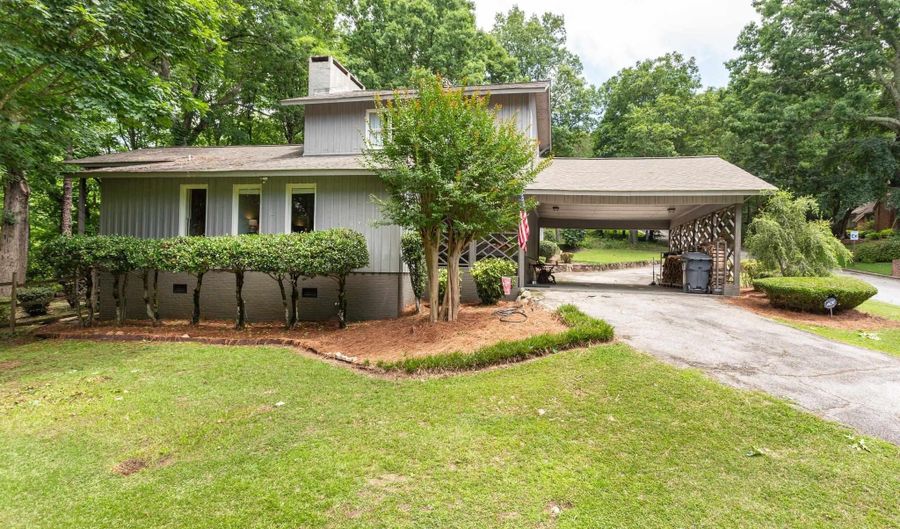 1624 LAKESHORE Dr, Anniston, AL 36207 - 5 Beds, 4 Bath