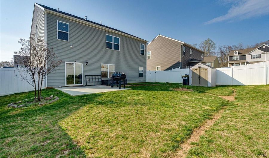 9813 Ramble Brook Ln, Apison, TN 37302 - 5 Beds, 3 Bath