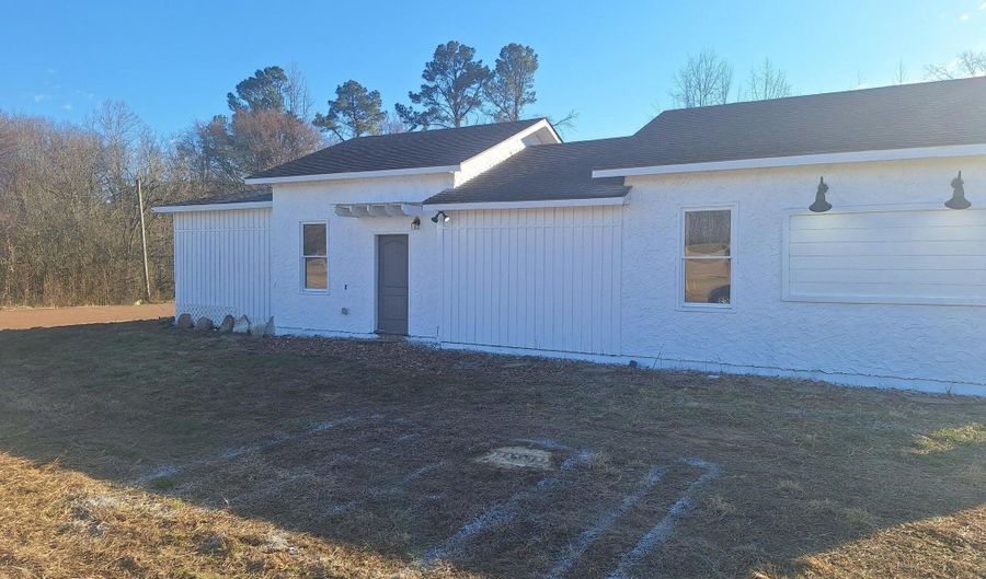 600 Us Highway 64, Adamsville, TN 38310 - 2 Beds, 2 Bath
