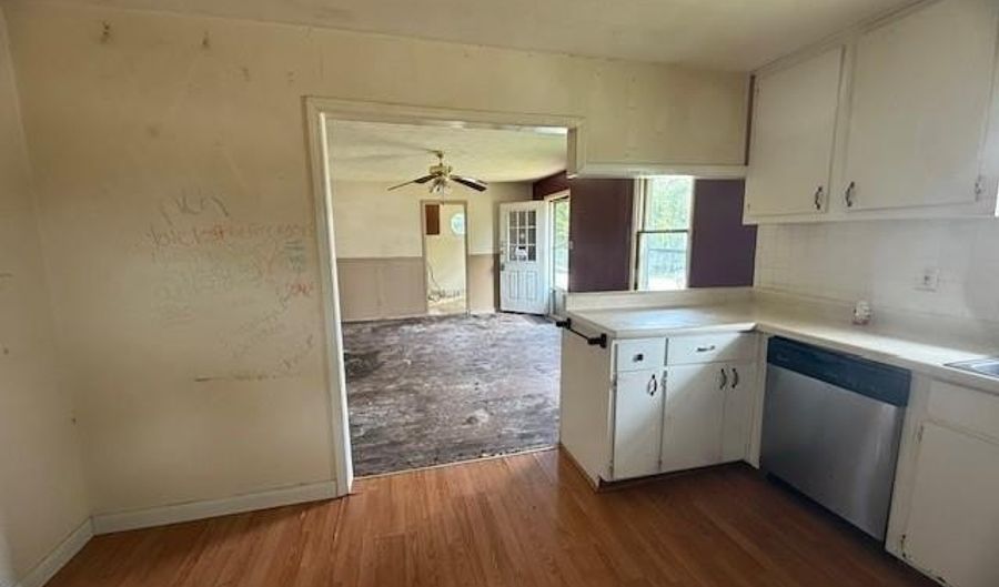 2201 7Th St, Bedford, IN 47421 - 2 Beds, 2 Bath