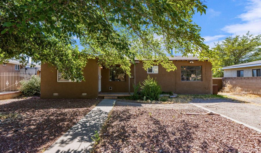 625 E Monroe St SE, Albuquerque, NM 87108 - 2 Beds, 1 Bath