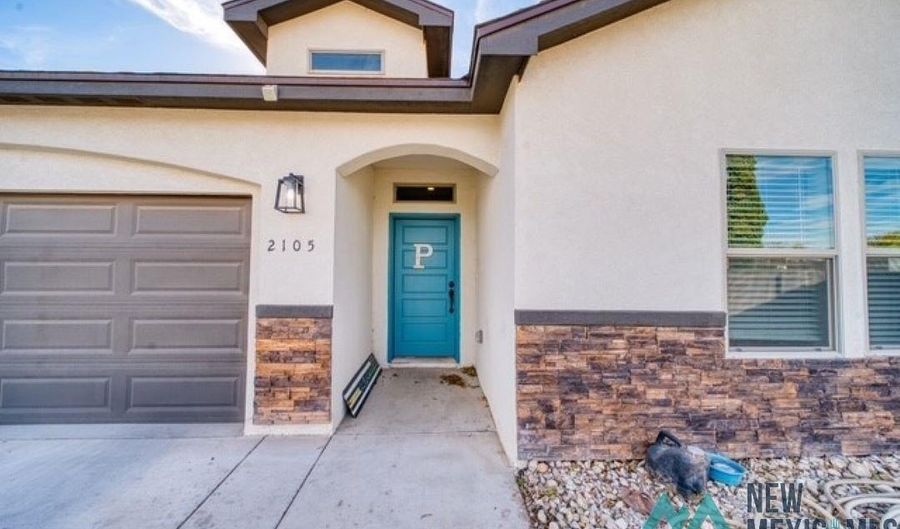2105 Hillcrest St, Carlsbad, NM 88220 - 3 Beds, 2 Bath