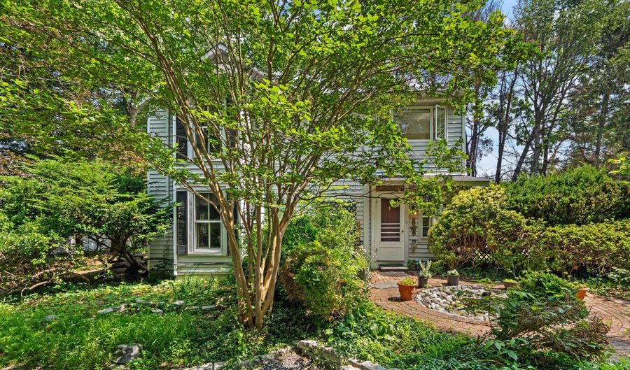 13321 TRAVILAH Rd, Potomac, MD 20854 - 4 Beds, 3 Bath