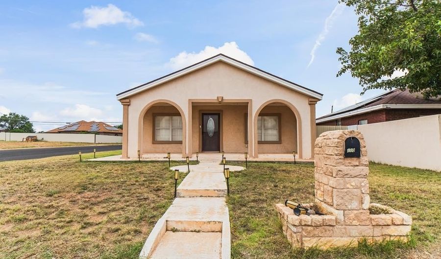 810 SW 1st, Andrews, TX 79714 - 3 Beds, 2 Bath
