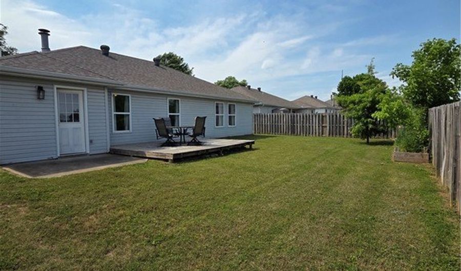 907 SW River Rock St, Bentonville, AR 72712 - 4 Beds, 2 Bath
