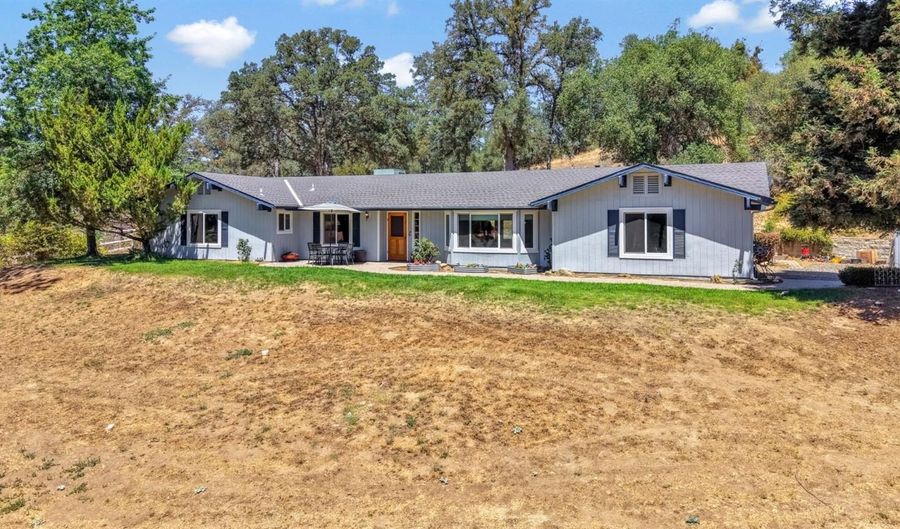 41820 Dillon Cir, Ahwahnee, CA 93601 - 4 Beds, 3 Bath