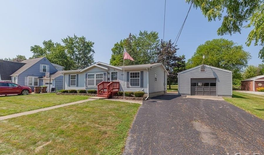 980 State, Adrian, MI 49221 - 3 Beds, 2 Bath