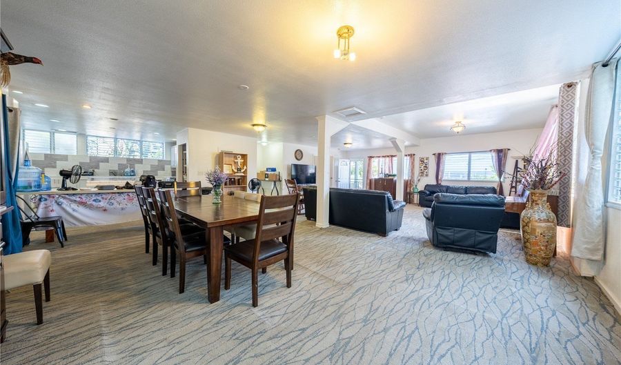 1057 Maluna St, Honolulu, HI 96818 - 8 Beds, 5 Bath