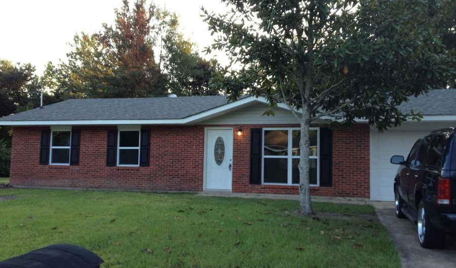 7658 Lexington Dr, Biloxi, MS 39532 - 3 Beds, 1 Bath
