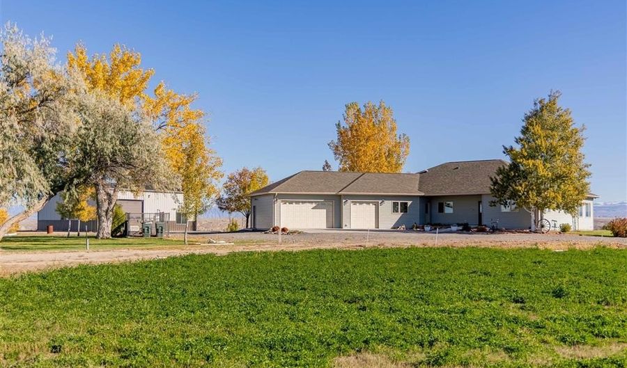 4924 Orchard Bench Rd, Basin, WY 82410 - 3 Beds, 3 Bath