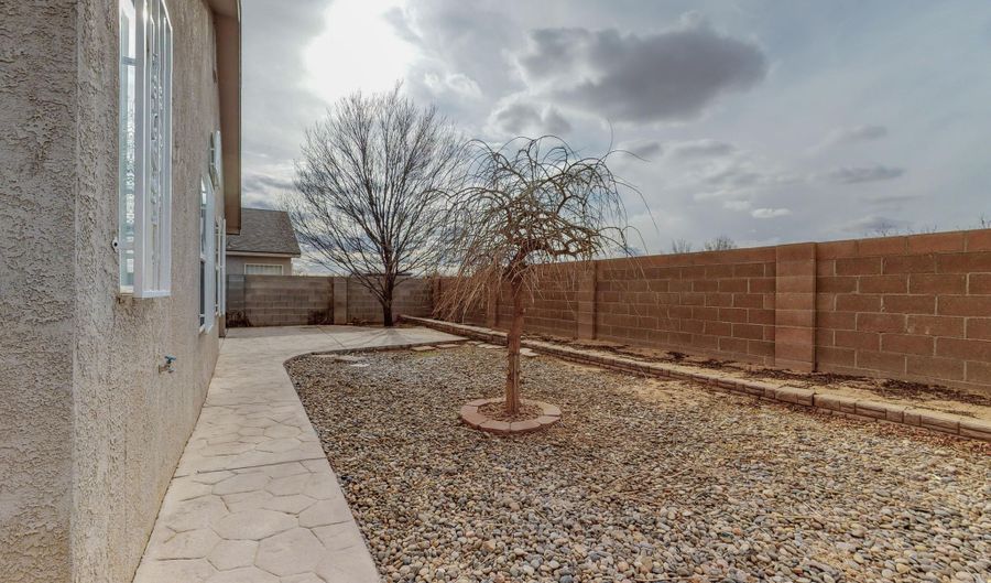 1615 DONA ARCELIA St SW, Albuquerque, NM 87121 - 3 Beds, 2 Bath