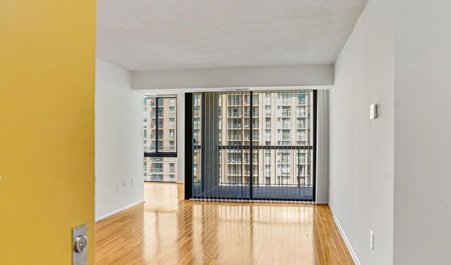 4500 S FOUR MILE RUN Dr 807, Arlington, VA 22204 - 2 Beds, 2 Bath