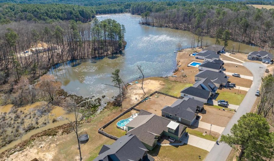 664 Hiram, Bauxite, AR 72011 - 3 Beds, 3 Bath