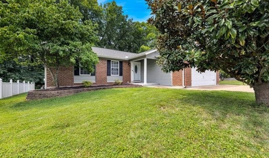 514 Great Hill Dr, Ballwin, MO 63021 - 3 Beds, 2 Bath