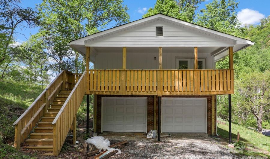 1007 N Fork Rd, Barnardsville, NC 28709 - 3 Beds, 1 Bath