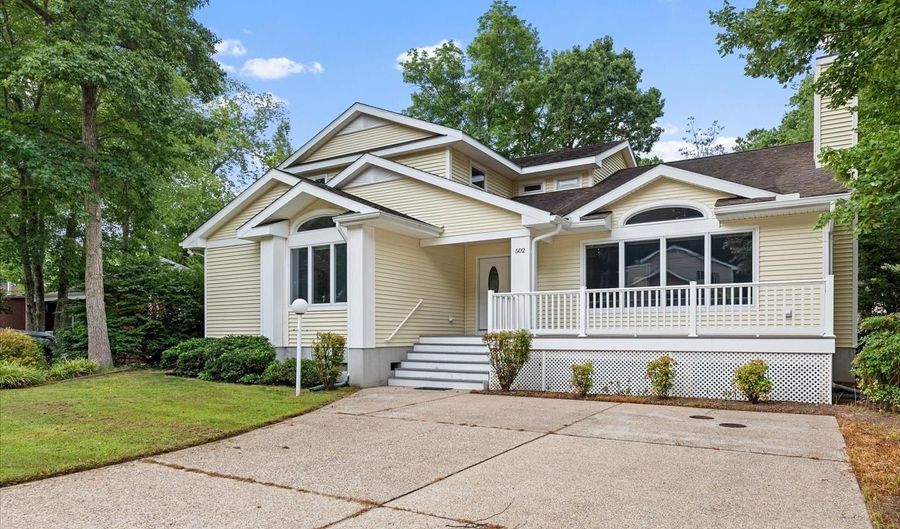 502 DORAL Dr, Bethany Beach, DE 19930 - 5 Beds, 3 Bath