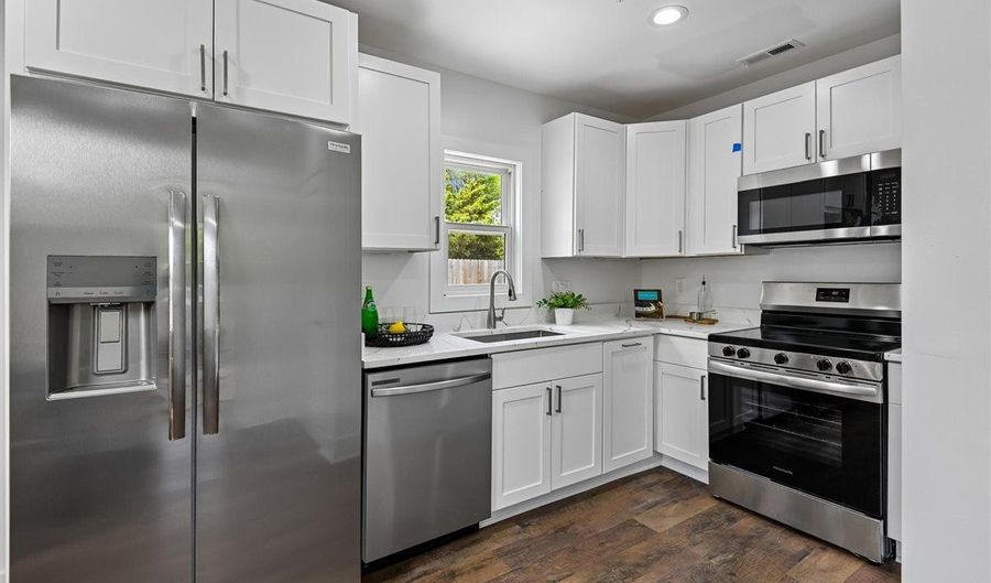 1210 PRESIDENT St, Annapolis, MD 21403 - 3 Beds, 3 Bath